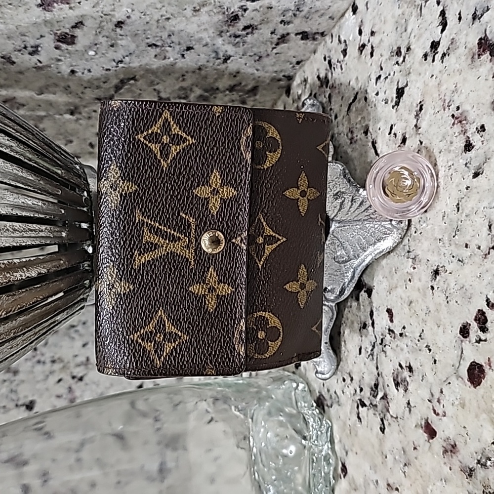 Louis Vuitton Monogram Trifold wallet 4x4 inches